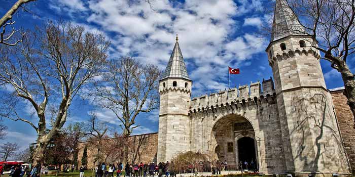 paket umroh turki juga mengunjungi istana topkapi istanbul